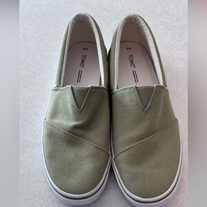 Toms Fenix Sneaker- Size 10 Women’s